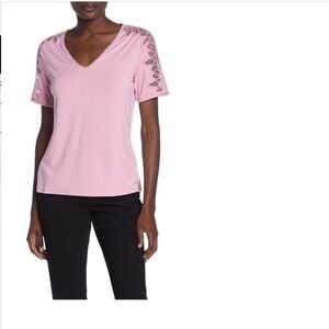 𝅺lace Sleeve V-Neck Top